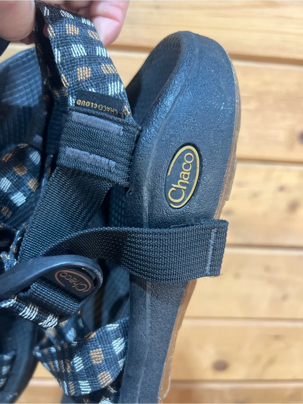 Chaco Z/Cloud Sandals Men’s 9 Black Cushioned Hiking Water Sandals